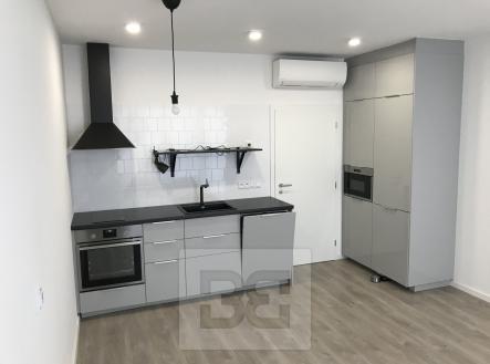 Pronájem bytu, 1+kk, 34 m²