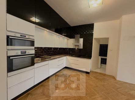 Pronájem bytu, 4+kk, 96 m²