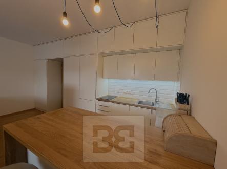 Pronájem bytu, 1+kk, 38 m²