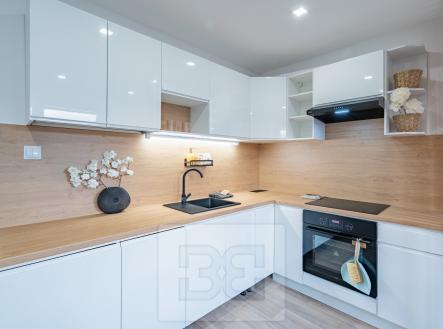 Pronájem bytu, 2+kk, 42 m²