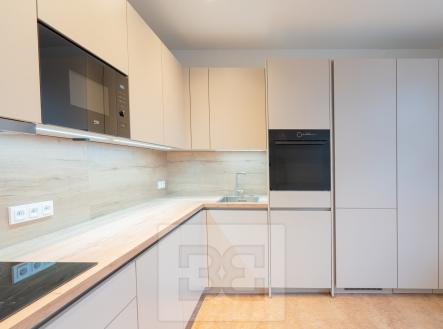 Pronájem bytu, 3+1, 110 m²