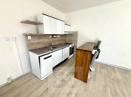 Pronájem bytu, 1+kk, 32 m²