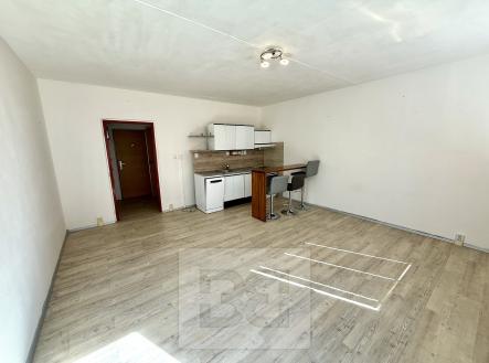 Pronájem bytu, 1+kk, 32 m²