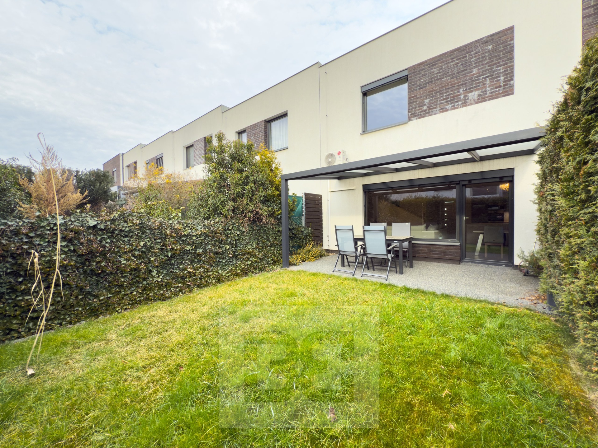 Pronájem rodinné domy, 102 m² - Praha - Dolní Měcholupy