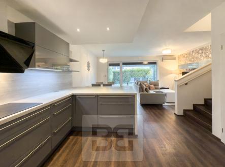 Pronájem domu/vily, 102 m²