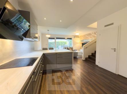 Pronájem domu/vily, 102 m²