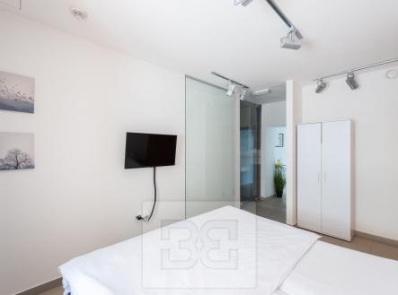 Pronájem bytu, 1+1, 27 m²