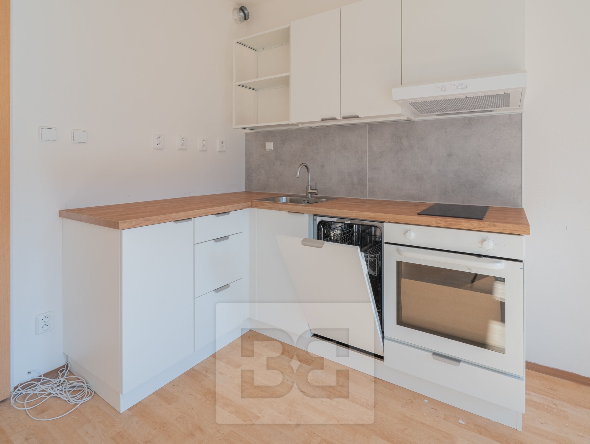 Pronájem bytu 1+kk 30 m², Praha - Kbely