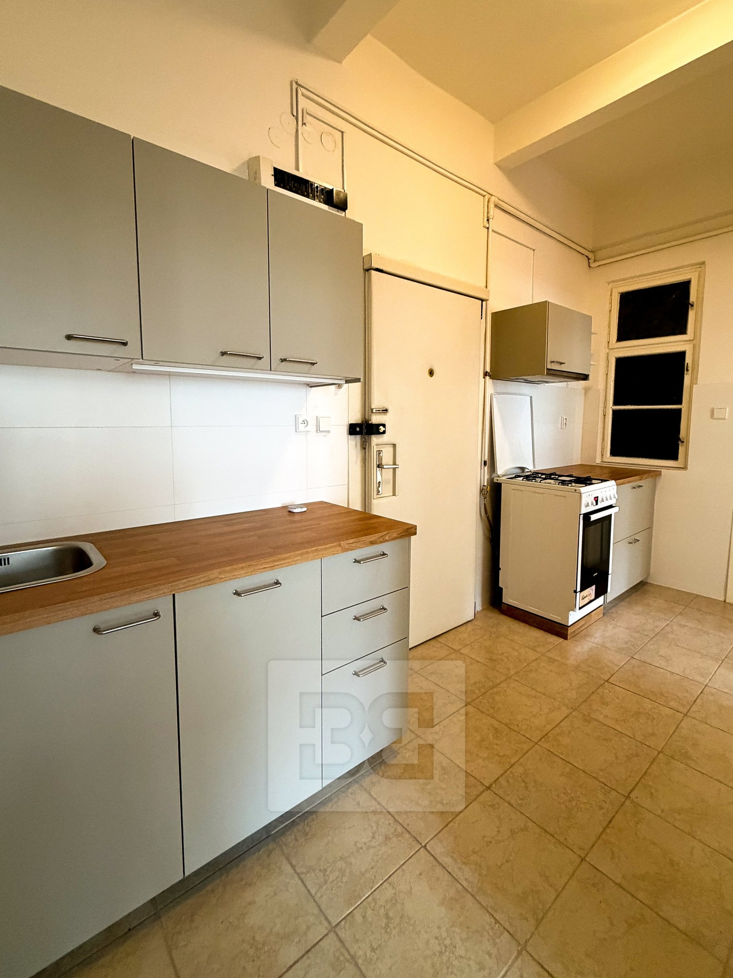 C1761071-559F-47CE-A222-55C6C4C0B63C