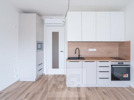Pronájem bytu, 1+kk, 32 m²