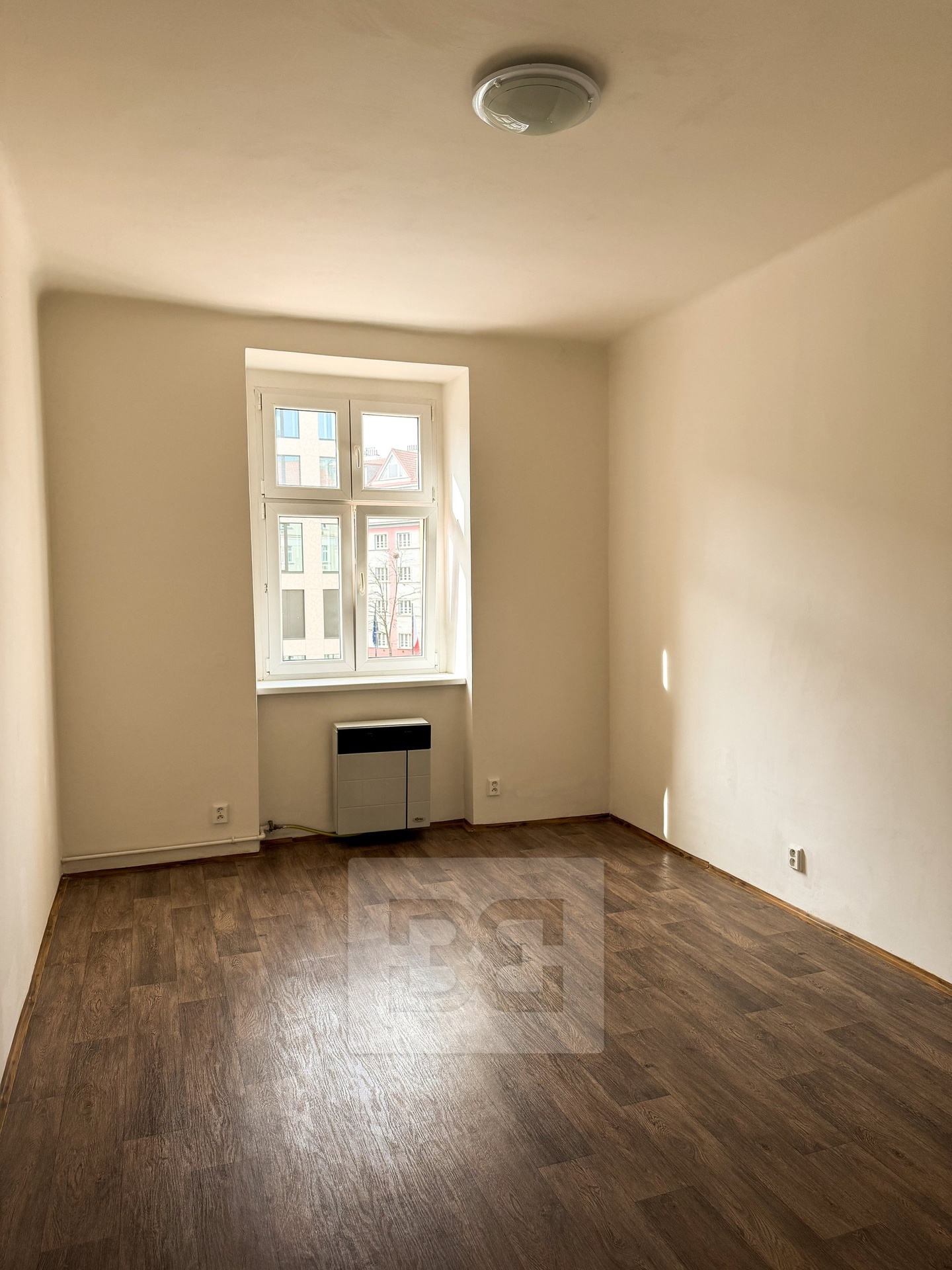 1EF63BCA-3D02-4F74-A36C-109740FB0DFD