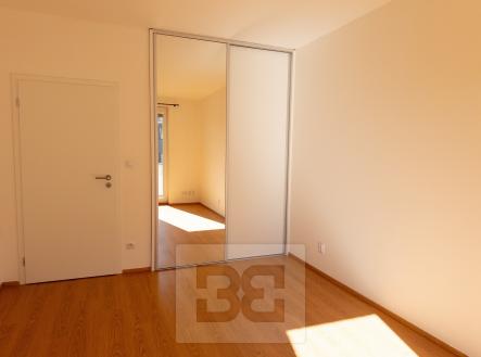 Pronájem bytu, 2+kk, 58 m²