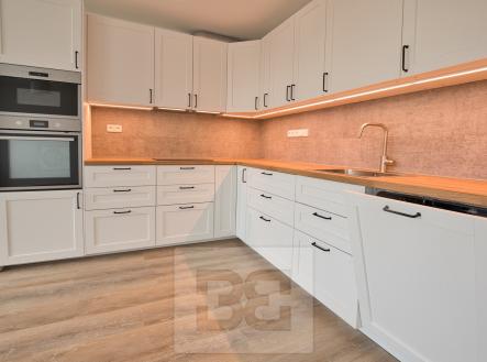 Pronájem bytu, 3+kk, 76 m²