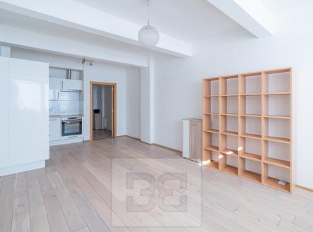 Pronájem bytu, 1+kk, 34 m²