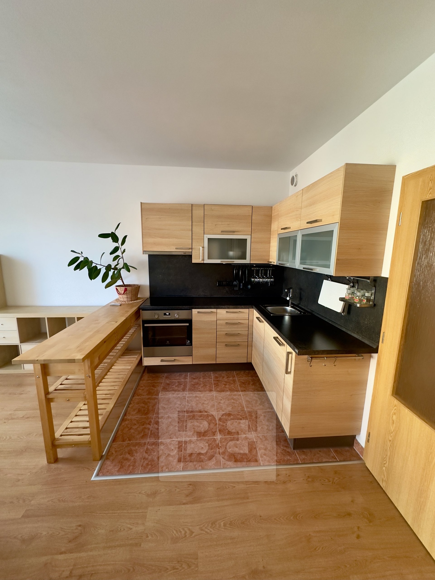 Pronájem bytu 1+kk, 32 m² - Praha - Uhříněves