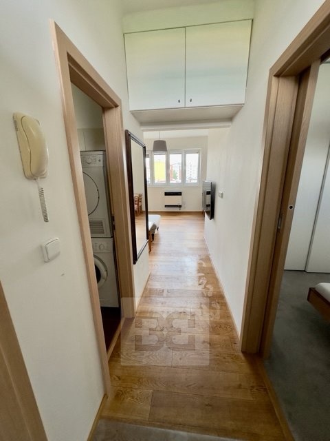 8CB575A7-AC81-4940-99F2-1A9400EFB851