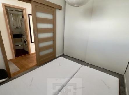 Pronájem bytu, 2+kk, 43 m²
