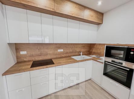 Pronájem bytu, 3+kk, 88 m²