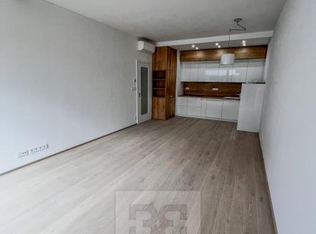 Pronájem bytu, 3+kk, 88 m²