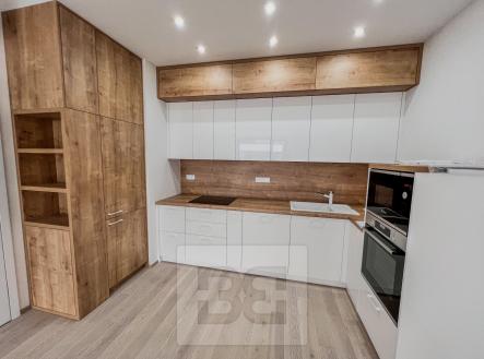 Pronájem bytu, 3+kk, 88 m²