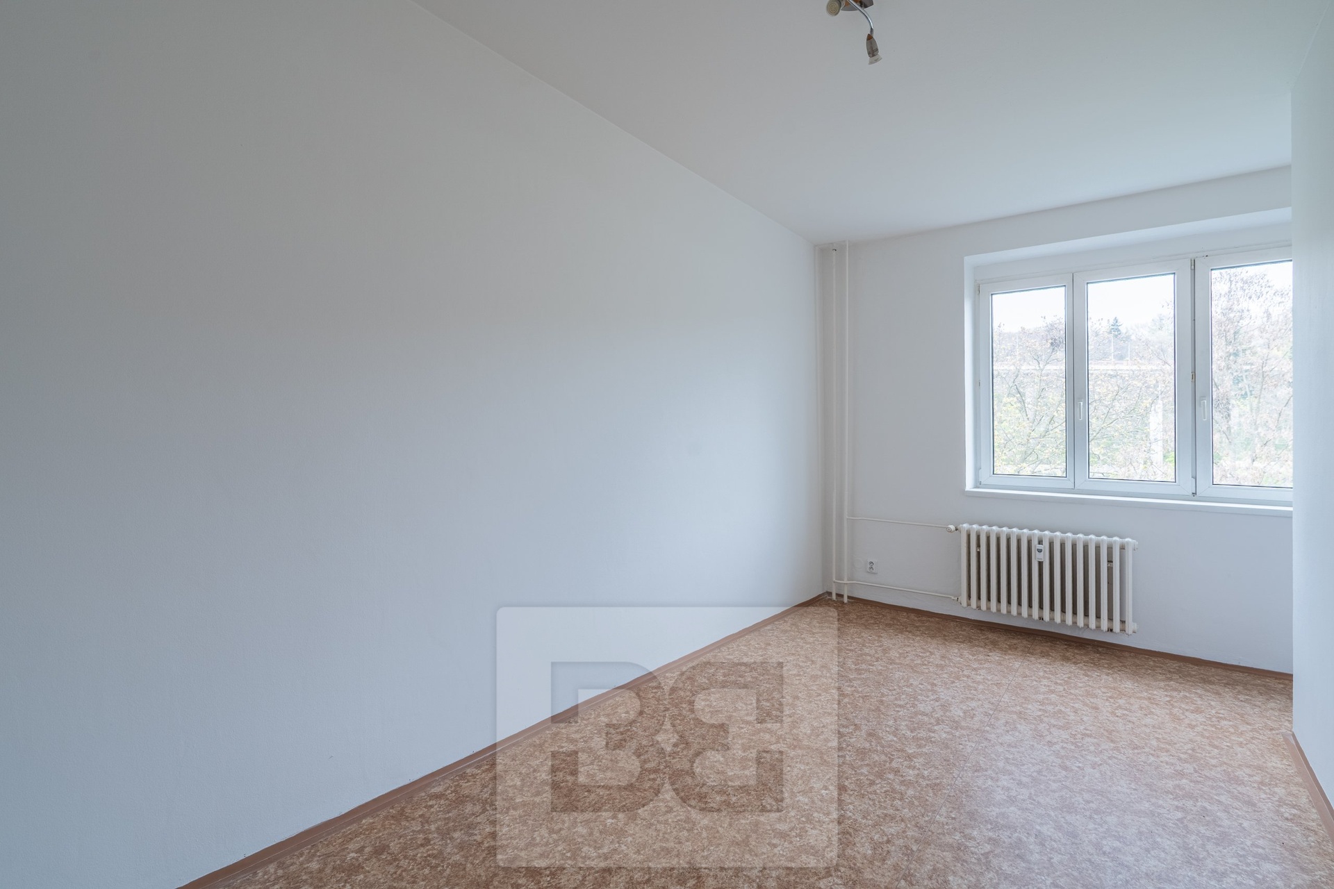 Pronájem bytu 1+kk 30 m², Praha - Vysočany