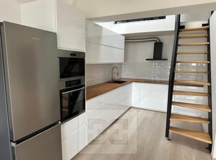 Pronájem bytu, 3+kk, 72 m²