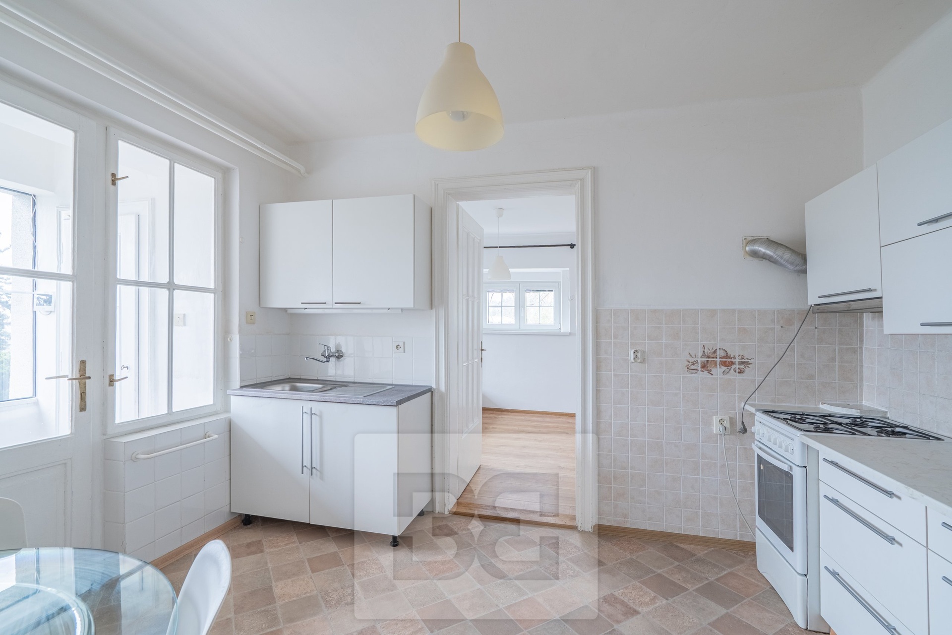 Pronájem bytu 2+kk, 36 m² - Praha - Libeň