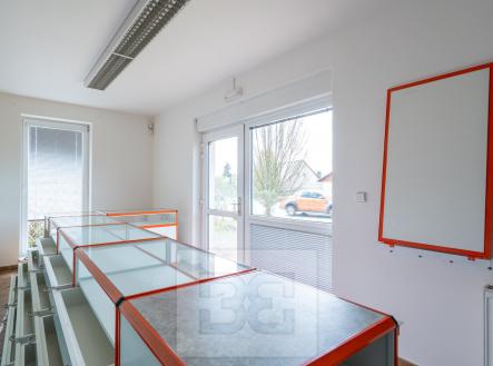 Pronájem obchodní prostor, 35 m²