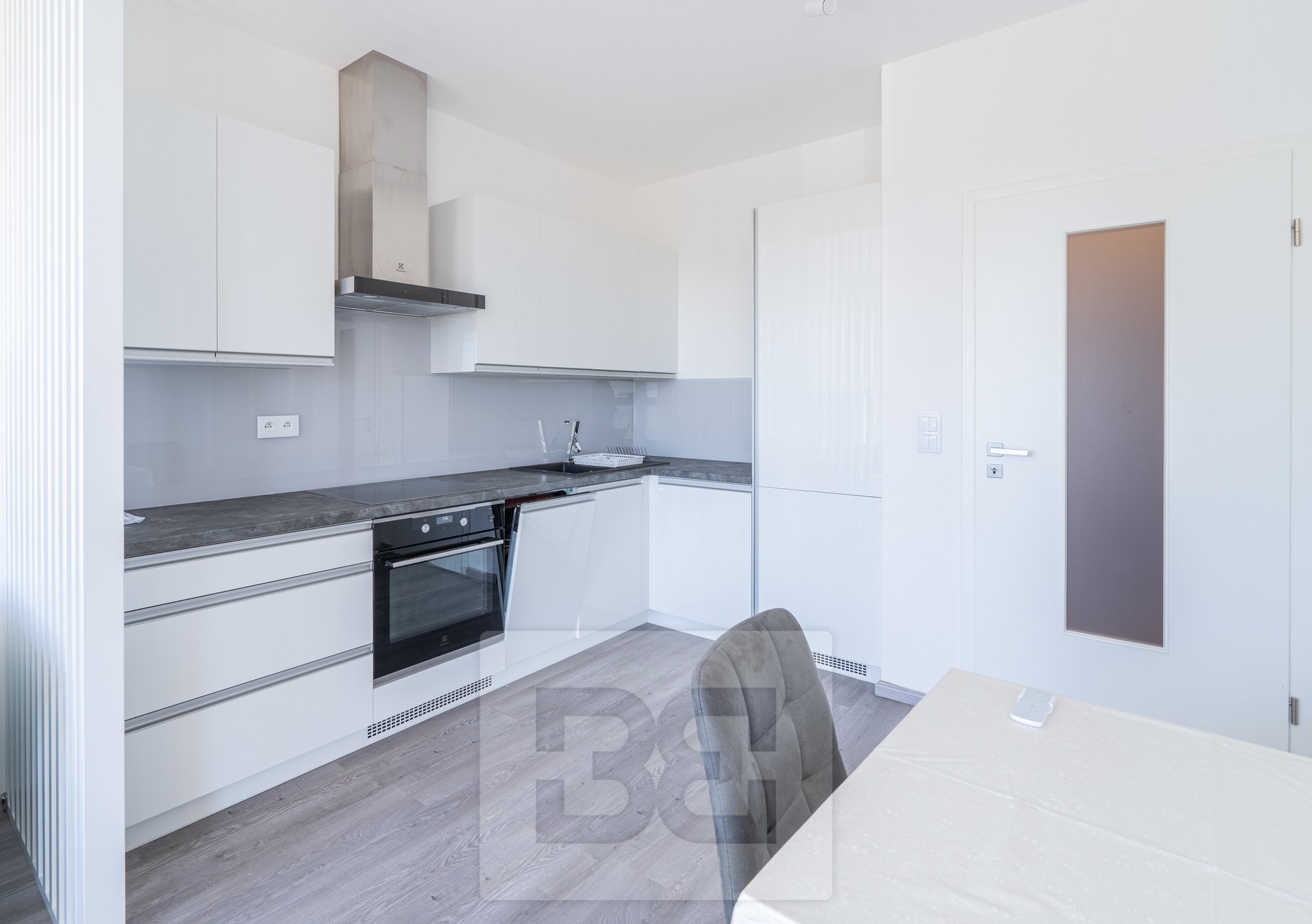 Pronájem byty 1+kk, 44 m² - Beroun