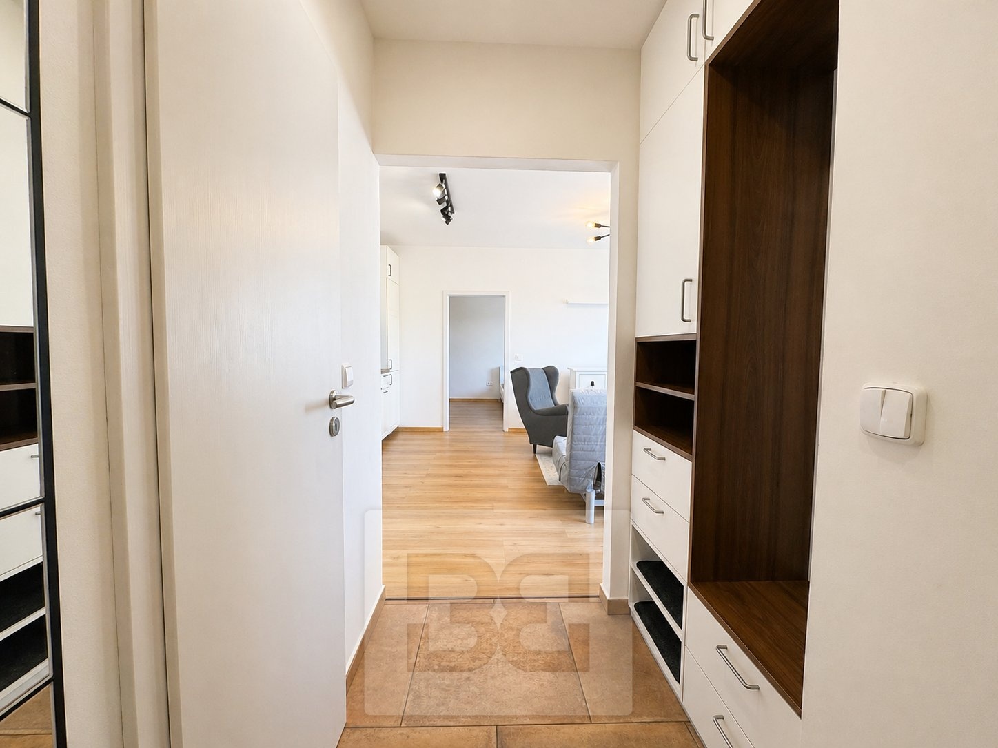 FDE6B91C-4292-4411-959D-4AA36D9ACC69