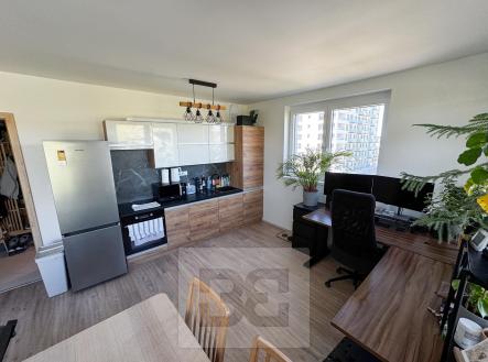 Pronájem bytu, 2+kk, 67 m²