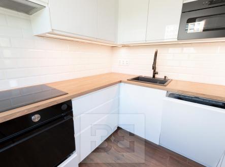 Pronájem bytu, 2+1, 59 m²
