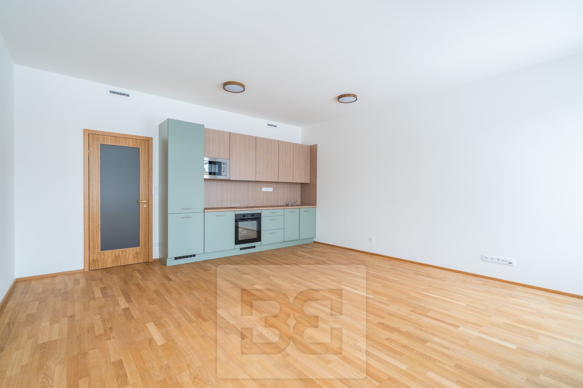Pronájem bytu 1+kk 42 m², Praha - Smíchov