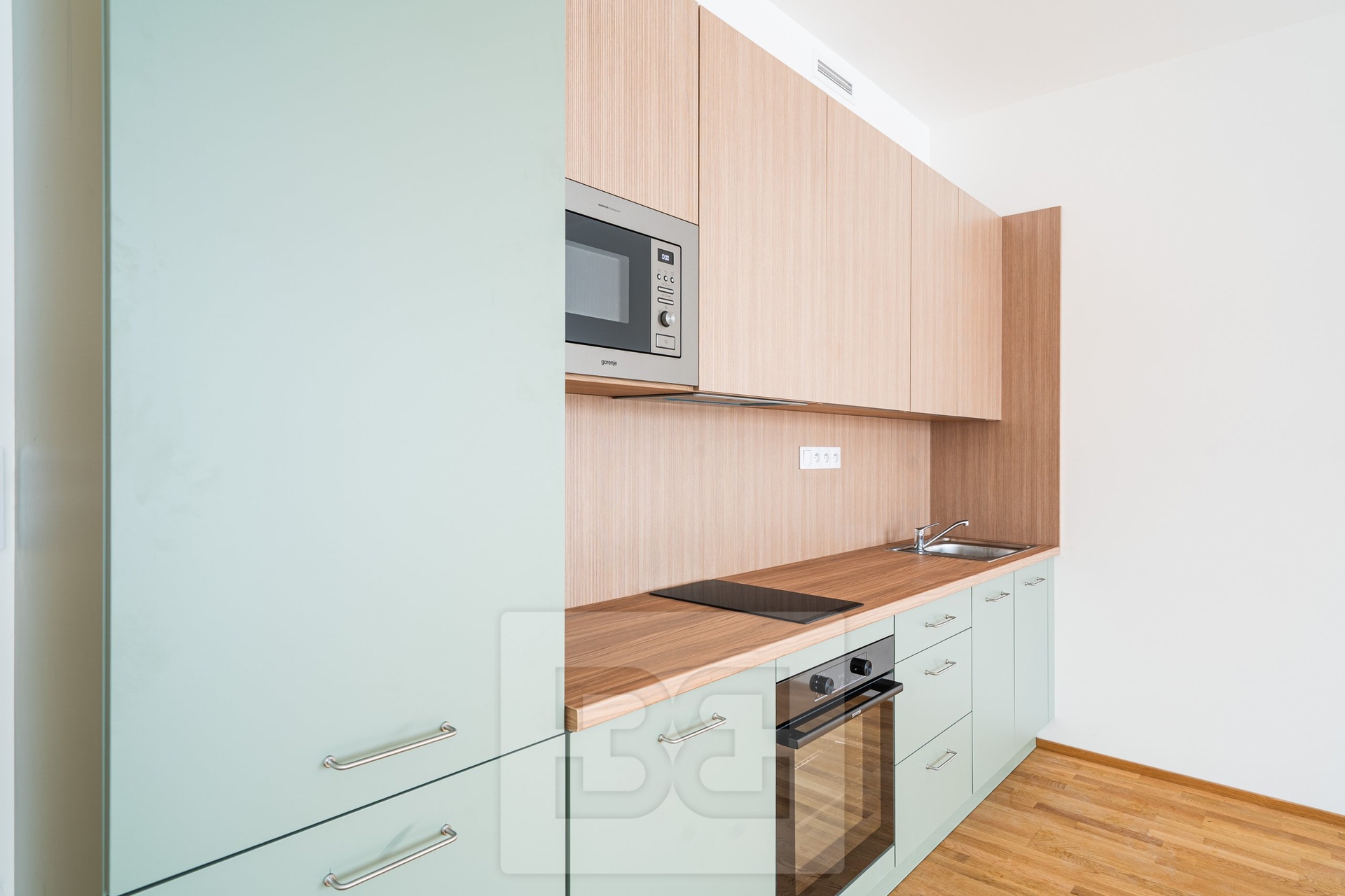 Pronájem bytu 1+kk 42 m², Praha - Smíchov