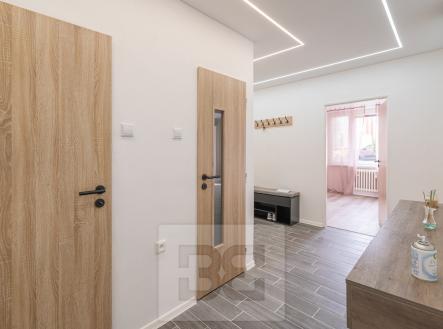 Pronájem bytu, 2+1, 52 m²