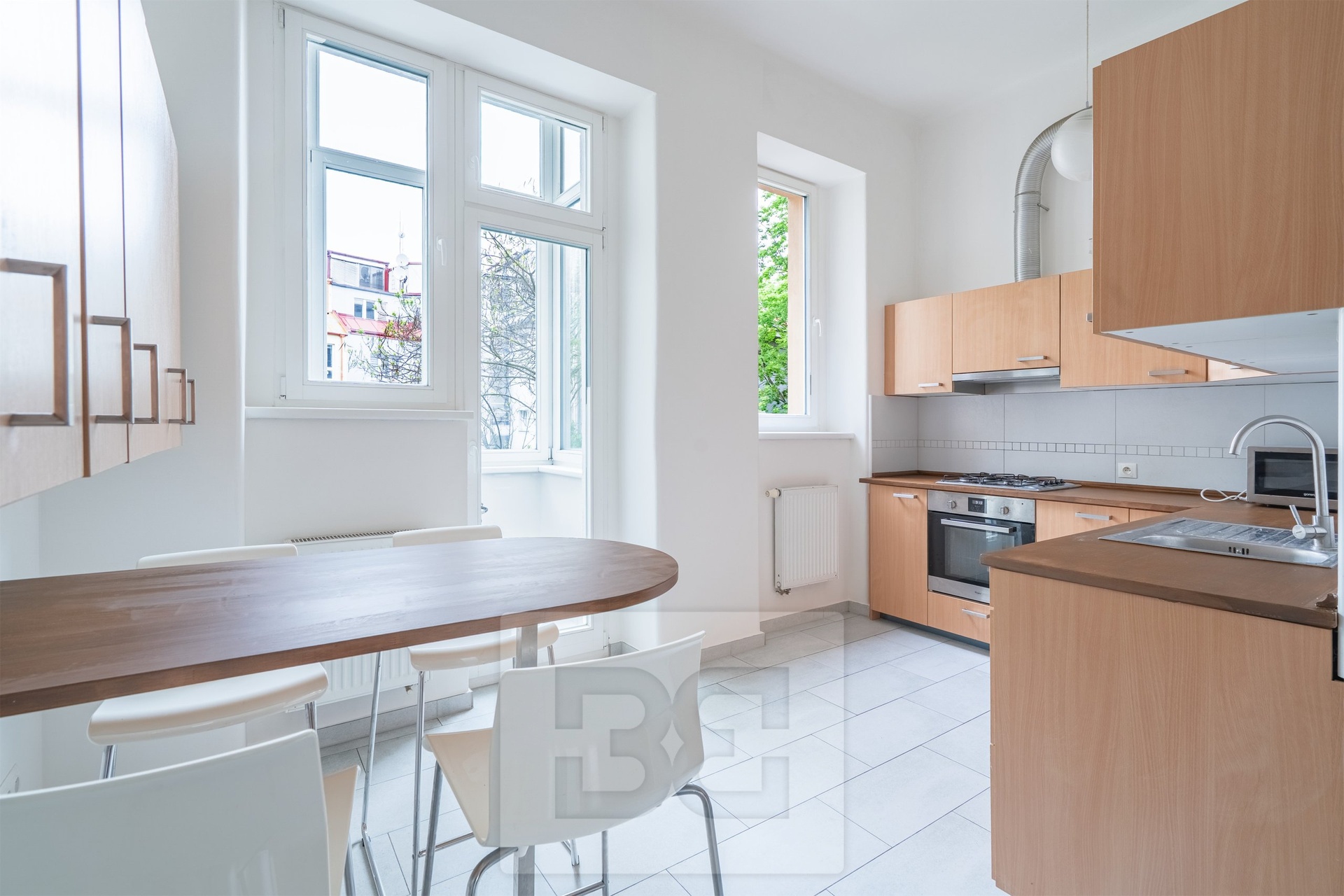 Pronájem bytu 2+1 79 m², Praha - Hradčany