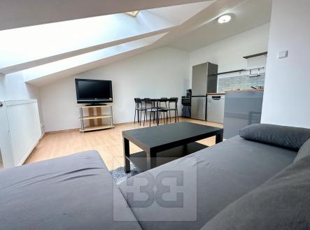 Pronájem bytu, 2+kk, 51 m²