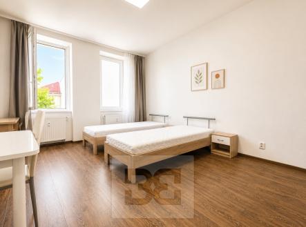 Pronájem bytu, 1+kk, 35 m²