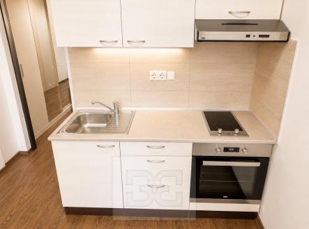 Pronájem bytu, 1+kk, 35 m²