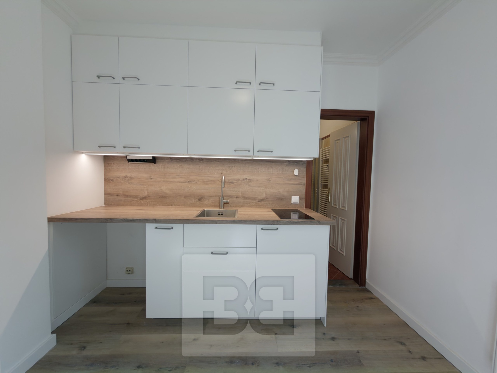 Nebytový prostor 1+kk k bydlení, 14 m², Praha 2 – Balbínova