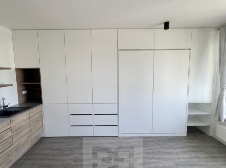Pronájem bytu, 1+kk, 35 m²
