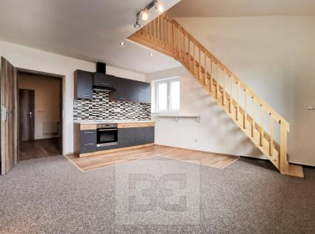 Pronájem bytu, 1+kk, 32 m²