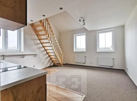 Pronájem bytu, 1+kk, 32 m²