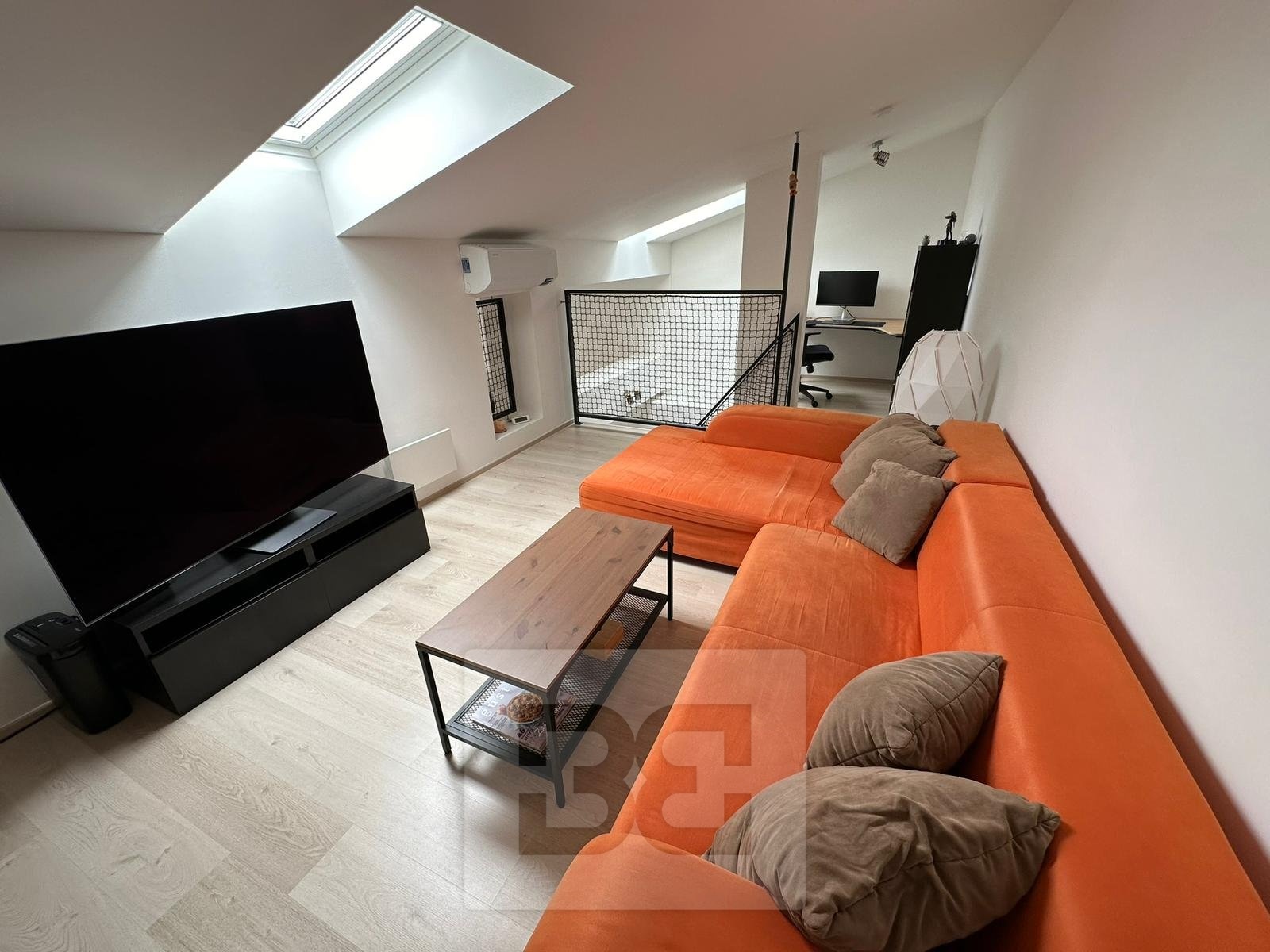Pronájem bytu 3+kk 72 m², Chýně