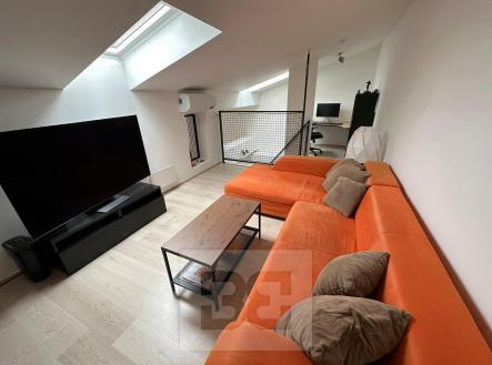 Pronájem bytu, 3+kk, 72 m²