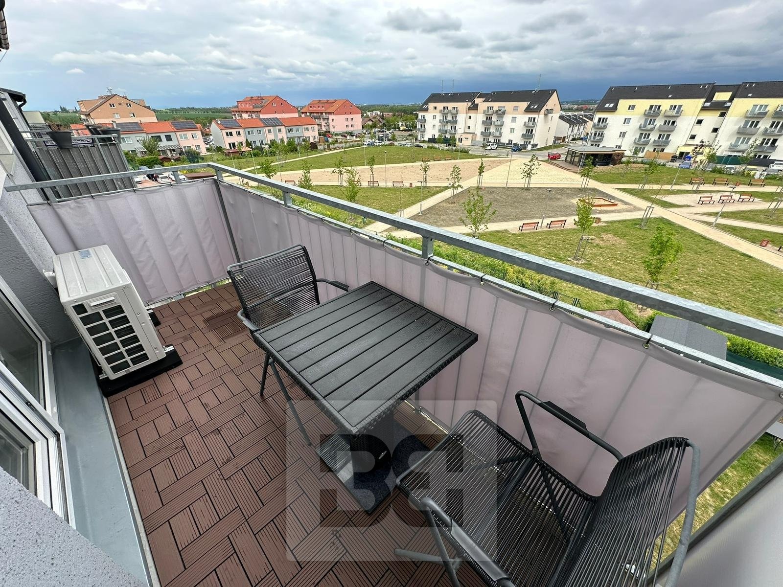 Pronájem bytu 3+kk 72 m², Chýně