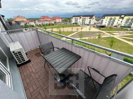 Pronájem bytu, 3+kk, 72 m²