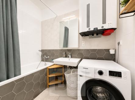 Pronájem bytu, 3+kk, 80 m²