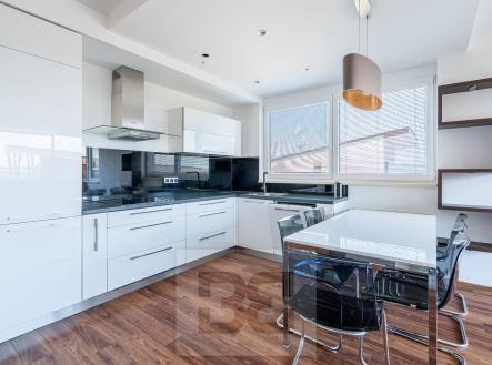 Pronájem bytu, 3+kk, 70 m²