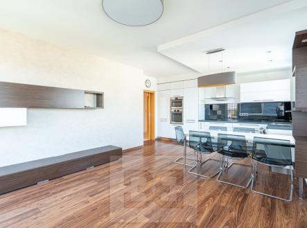 Pronájem bytu, 3+kk, 70 m²